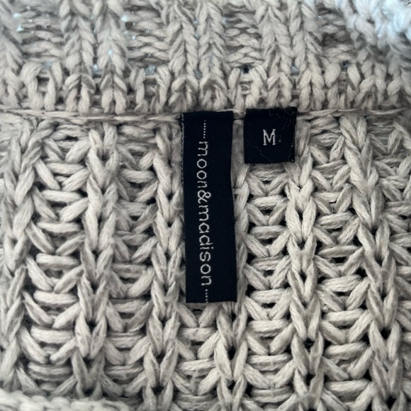 Knot sweater in gray - Picture 6 of 6